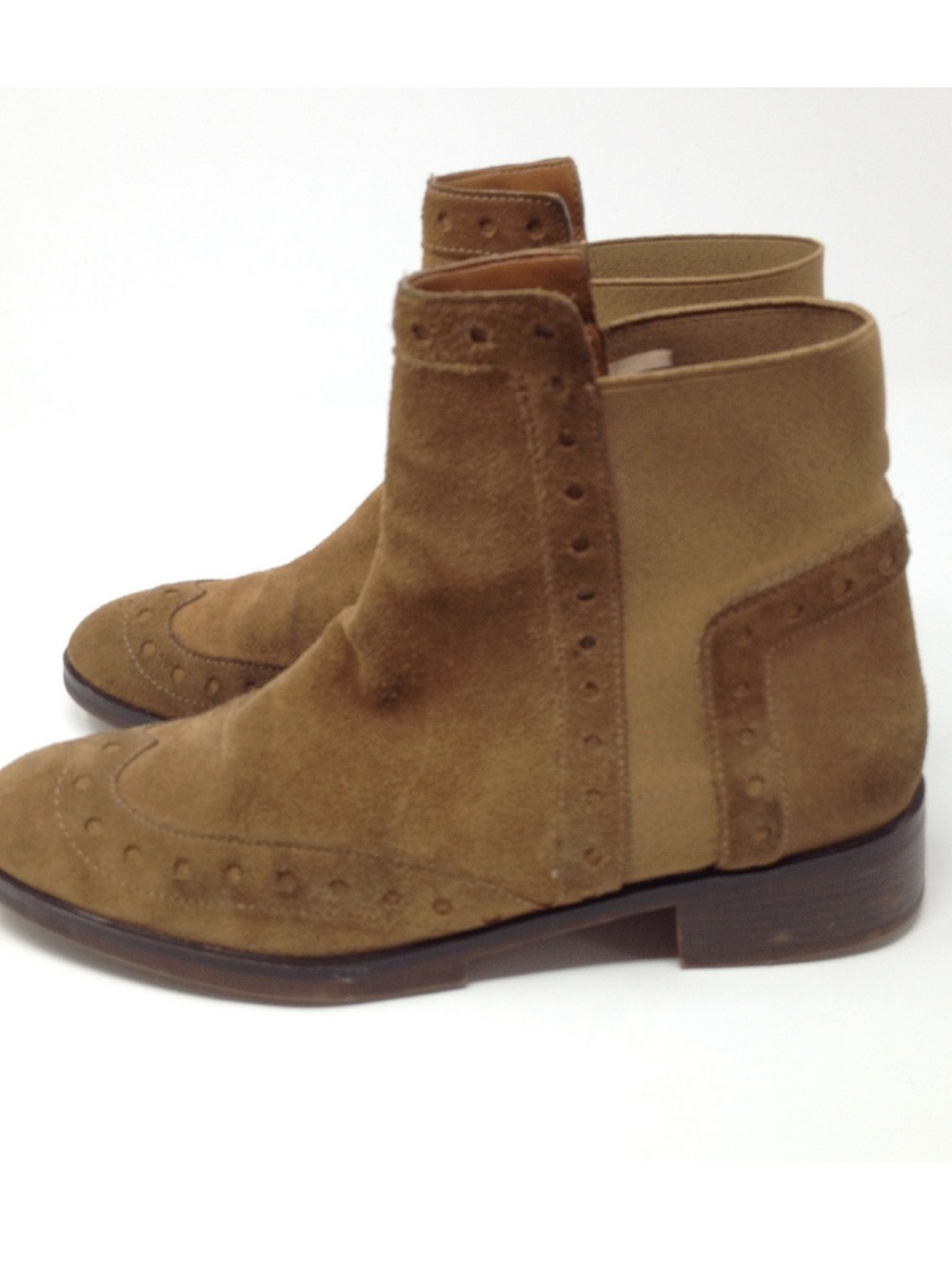 Like-new! Zara Suede Heeled Chelsea Wingtip Slip On Boots in Tan/Camel